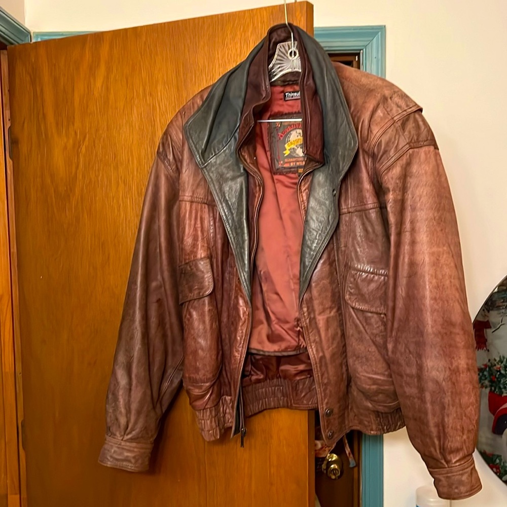 Vintage lightly worn 100 percent real leather men’s Jacket